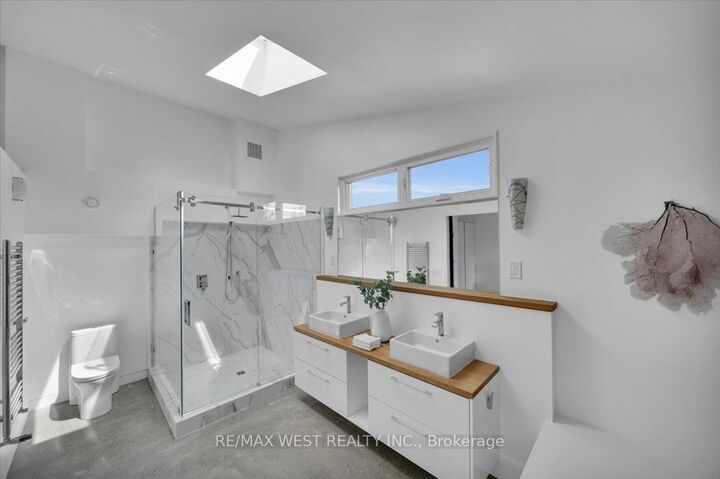 Property Photo: 38 Smithfield Drive ON M8Y 3M2