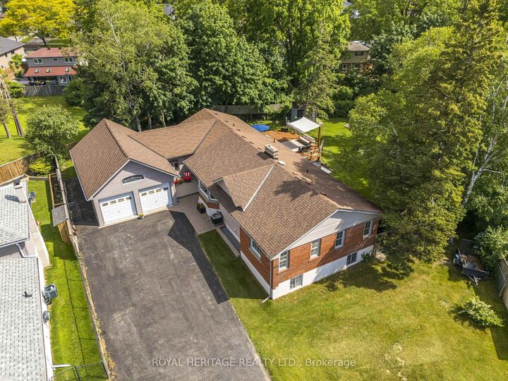 Property Photo: 956 Bayshore Court ON L1W 2Y3