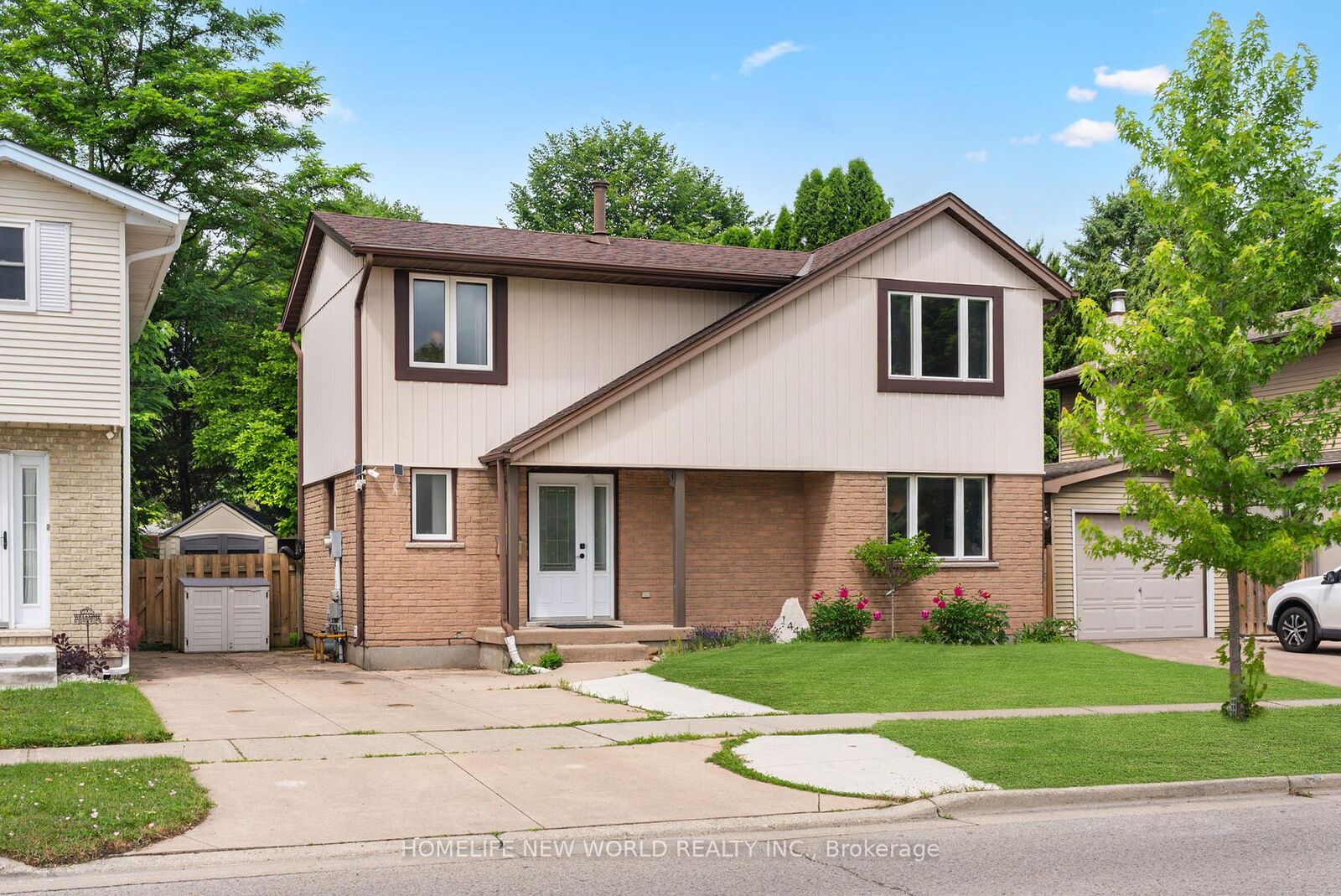Property Photo: 1445 Aldersbrook Road ON N6G 3N6