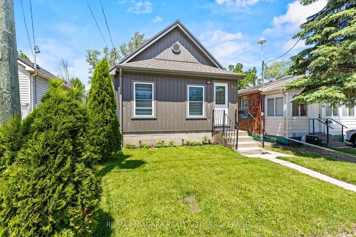 Property Photo: 42 McCormick Street ON L3C 4L9