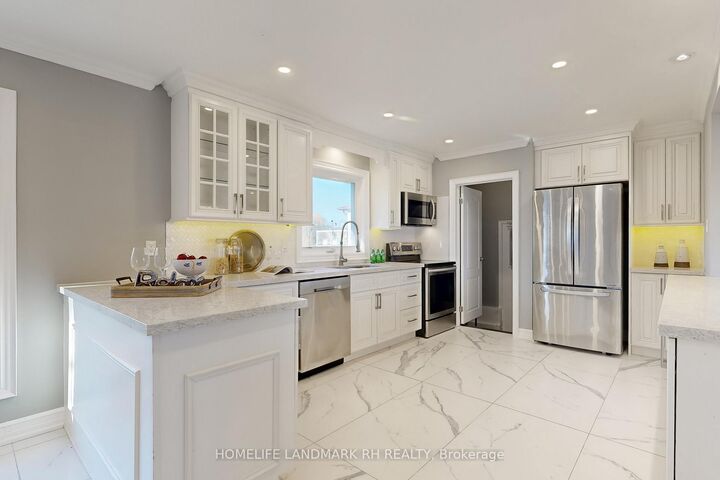 Property Photo: 88 Riverglen Drive ON L4P 2R1