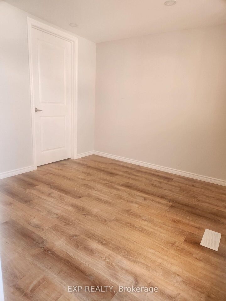 Property Photo: 71 Lakeshore Road E ON L0L 2E0