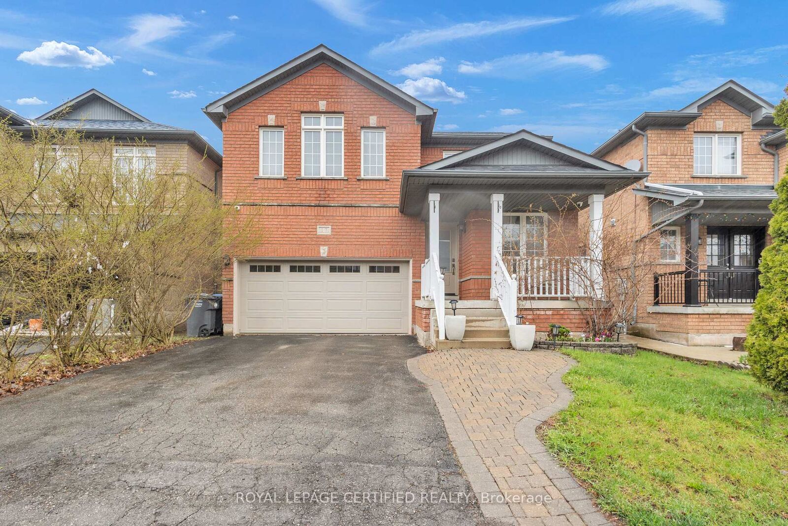 Property Photo: 17 Chestermere Crescent ON L7A 2E8