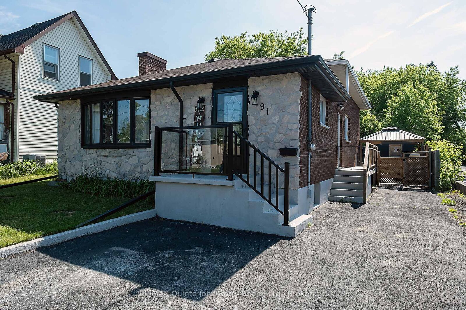 Property Photo: 91 Scott Street ON K8V 3B5