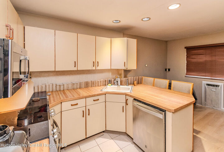 Property Photo:  34 Scarborough  NY 12590 