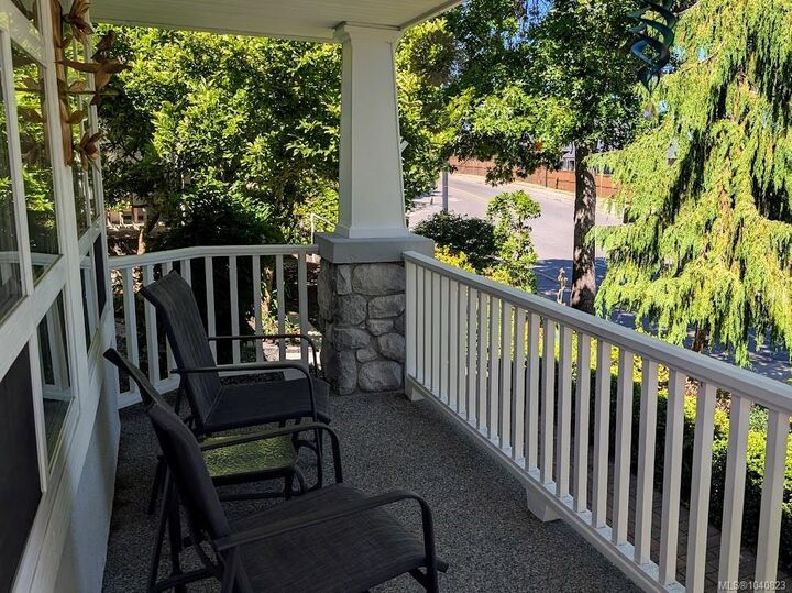Property Photo: 886 Stanhope Rd BC V9P 2T7