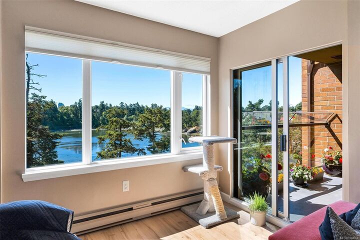 Property Photo: 105 Gorge Rd E #304 BC V9A 6Z3