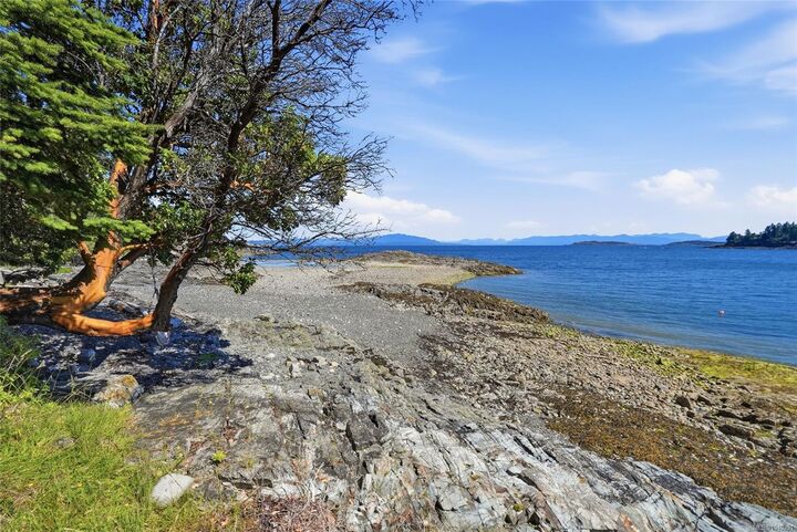 Property Photo: 1518 Haida Way BC V9P 9B5