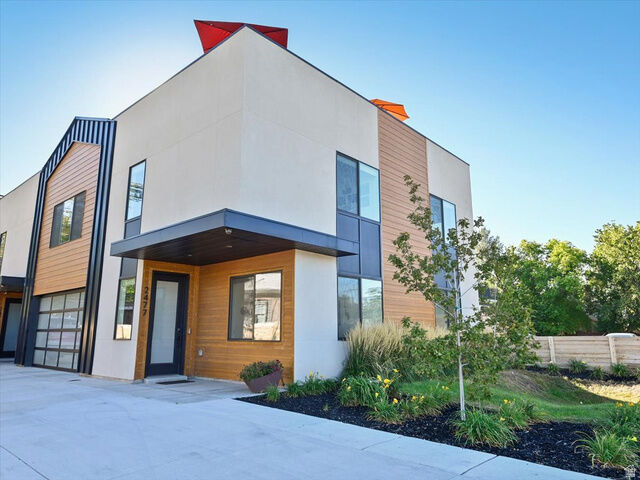 Property Photo: 2477 S 700 E UT 84106