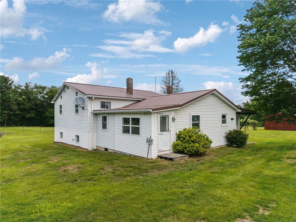 Property Photo:  107 Rock Way Lane  PA 15717 