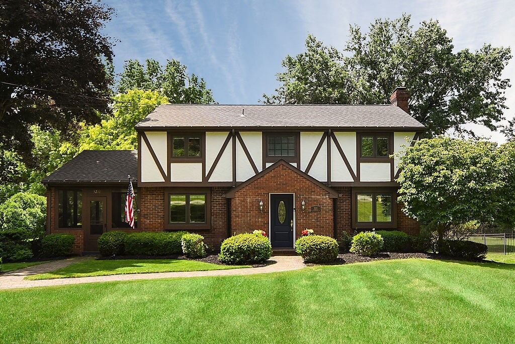 Property Photo: 3211 Unionville Road PA 16066