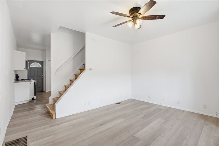 Property Photo:  10 2nd St  PA 15215 