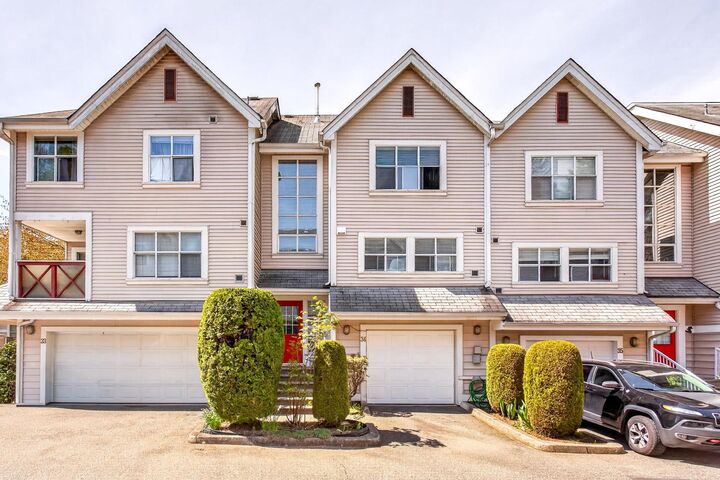 Property Photo: 2450 Hawthorne Avenue 34 BC V3C 6B3