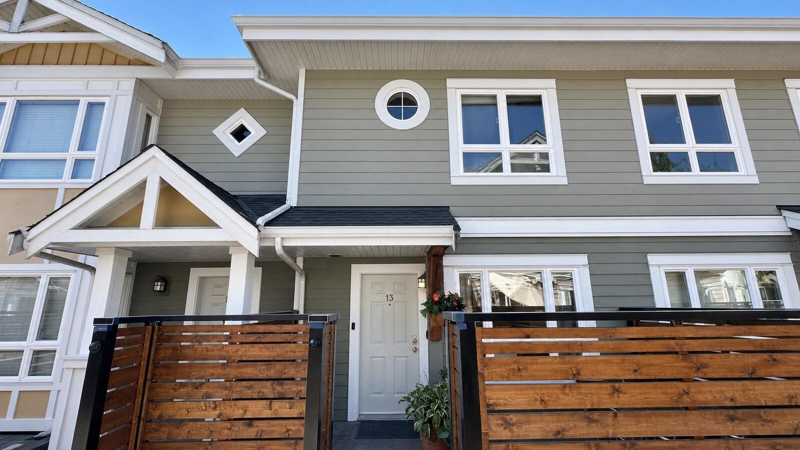 Property Photo: 915 Tobruck Avenue 13 BC V7P 1V9