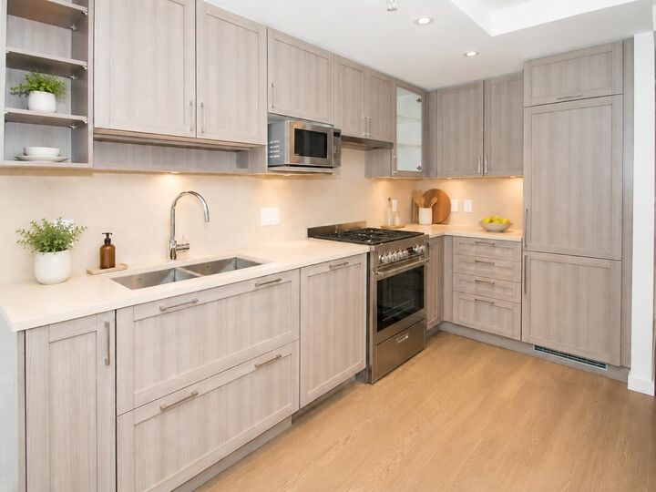 Property Photo: 5665 Boundary Road 3104 BC V5R 0E4