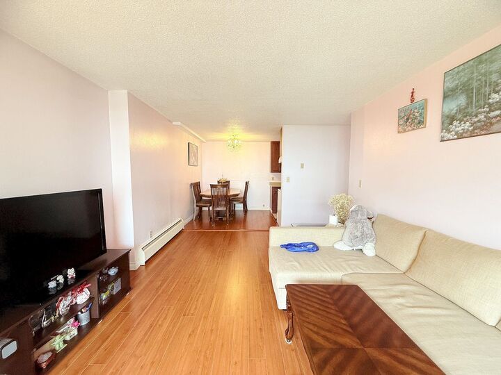 Property Photo:  6380 Buswell St Richmond  BC V6Y 2G2 