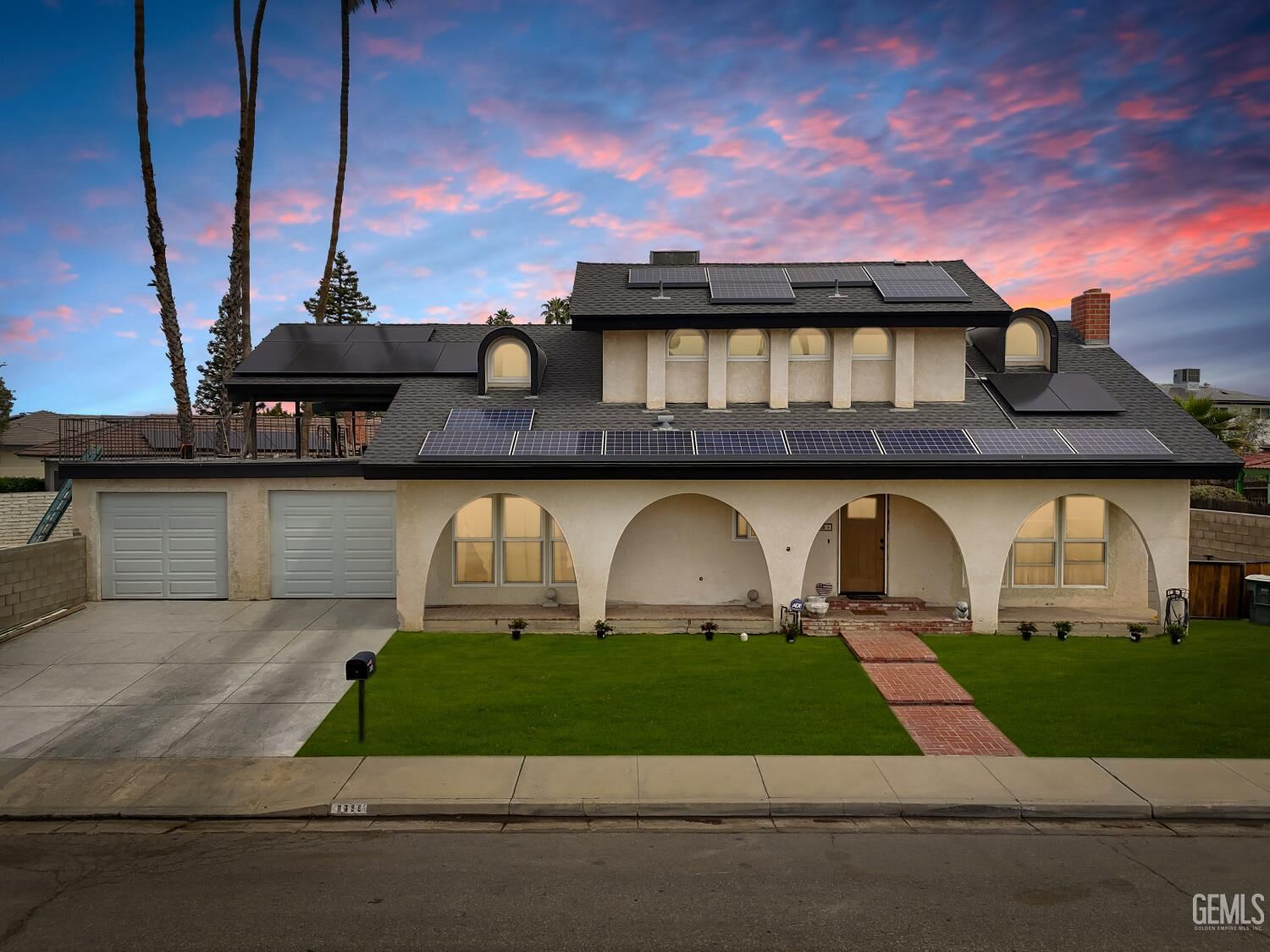 Property Photo:  2400 Silver Drive  CA 93306 