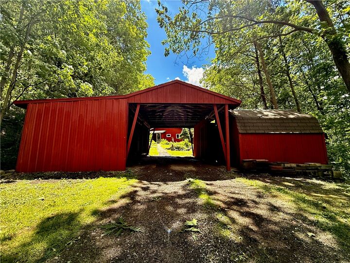 Property Photo: 6735 S Old Bald Hill Road NY 14560