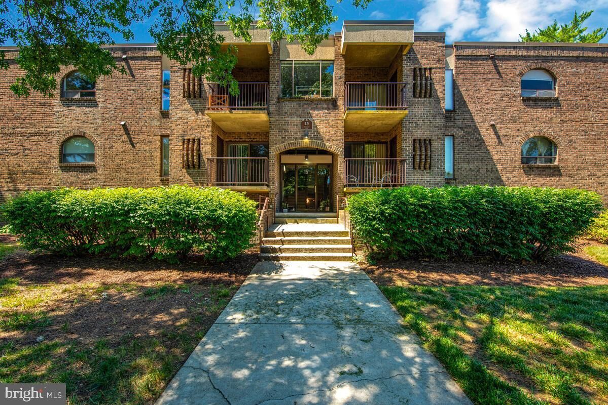 Property Photo:  15 Silverwood Circle 6  MD 21403 