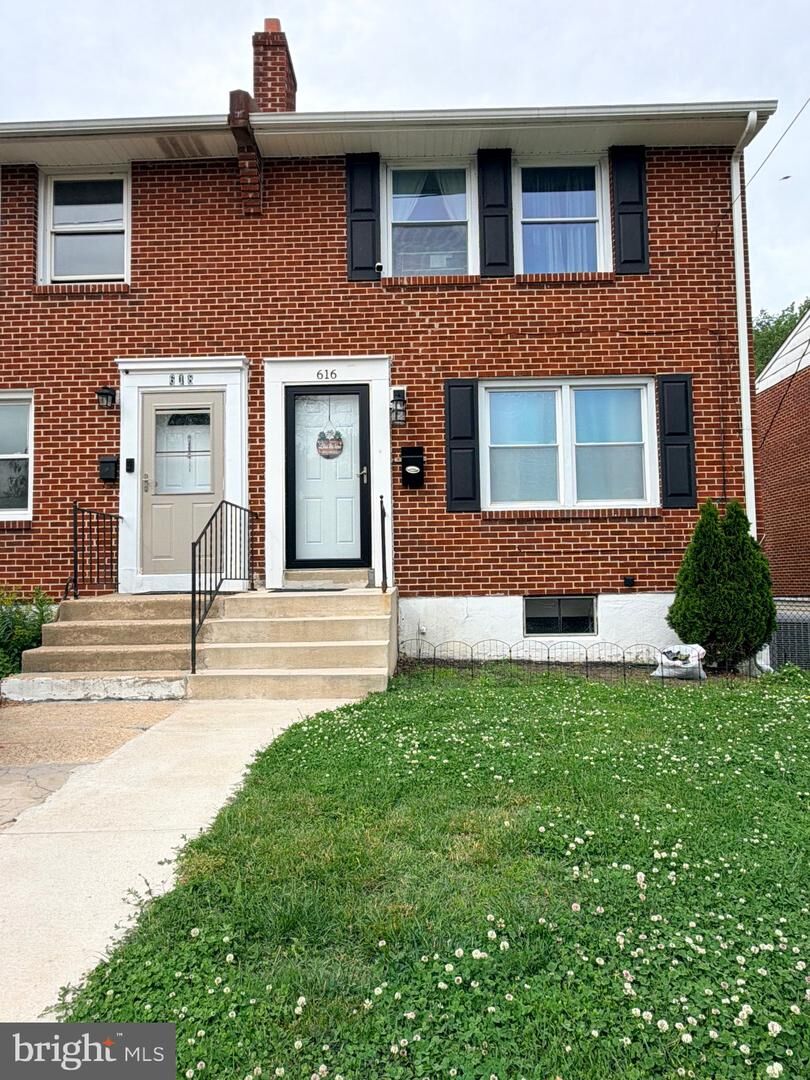 Property Photo: 616 N Dupont Road DE 19804