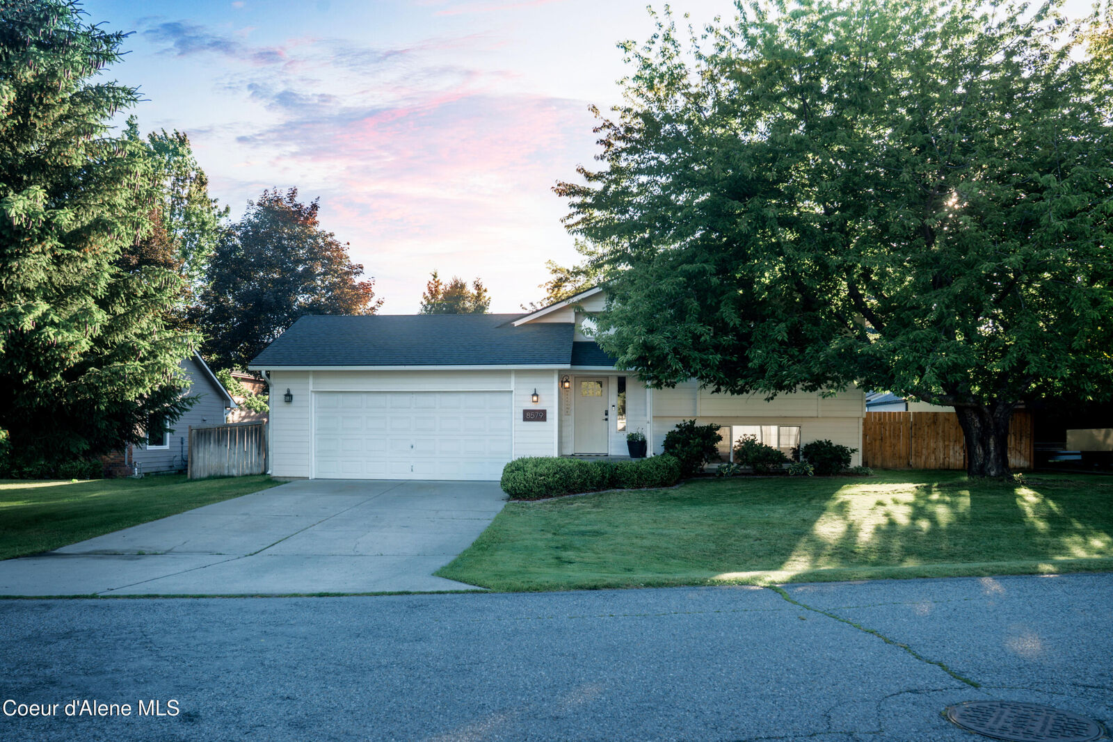 Property Photo: 8579 N Cloverleaf Dr ID 83835