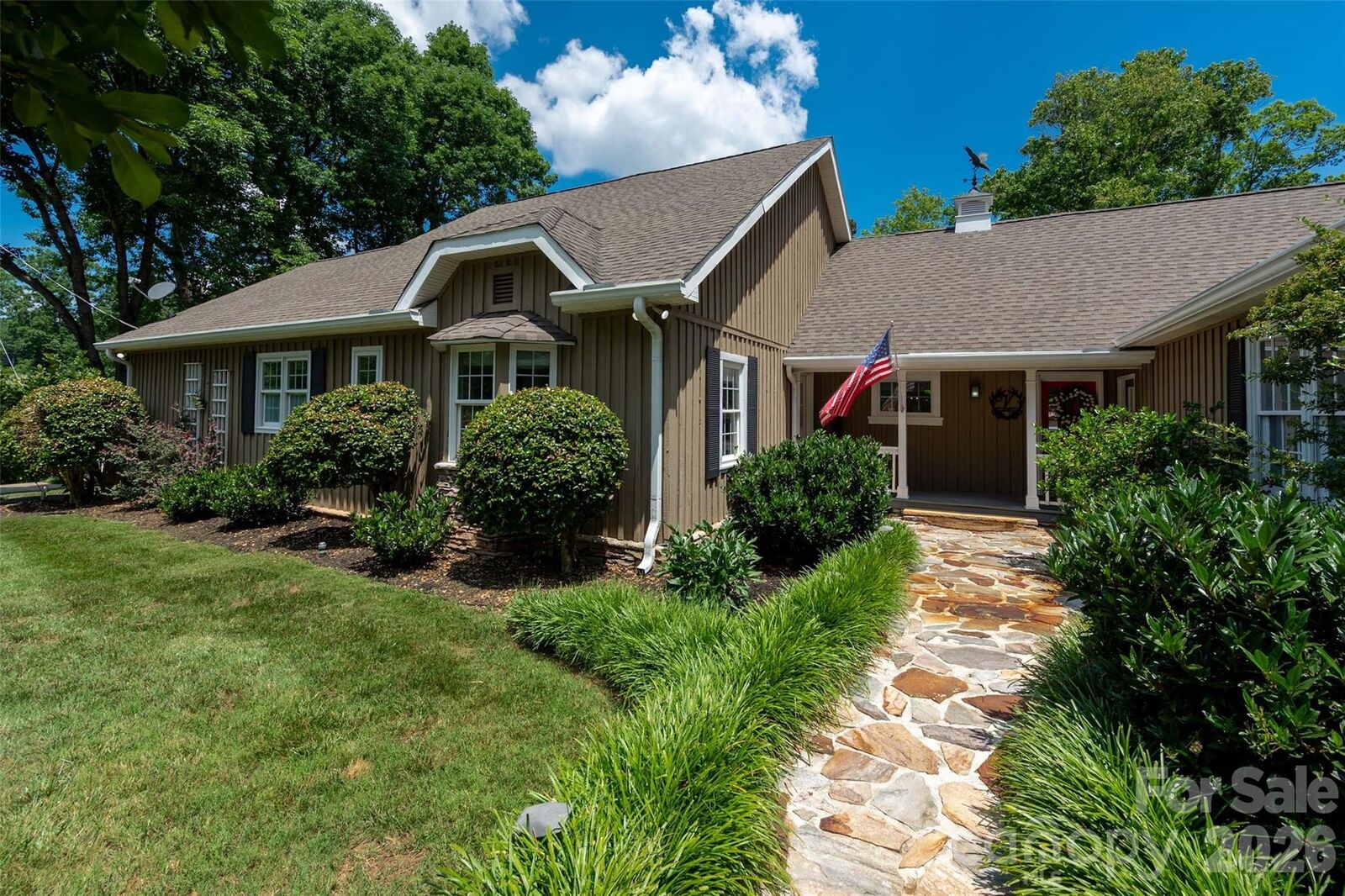 Property Photo:  6236 River Cabin Lane  NC 28278 