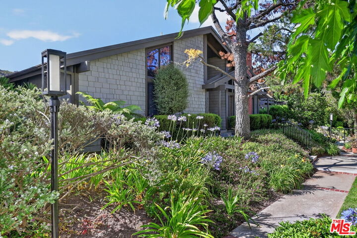 Property Photo:  1331 Avenida De Cortez  CA 90272 