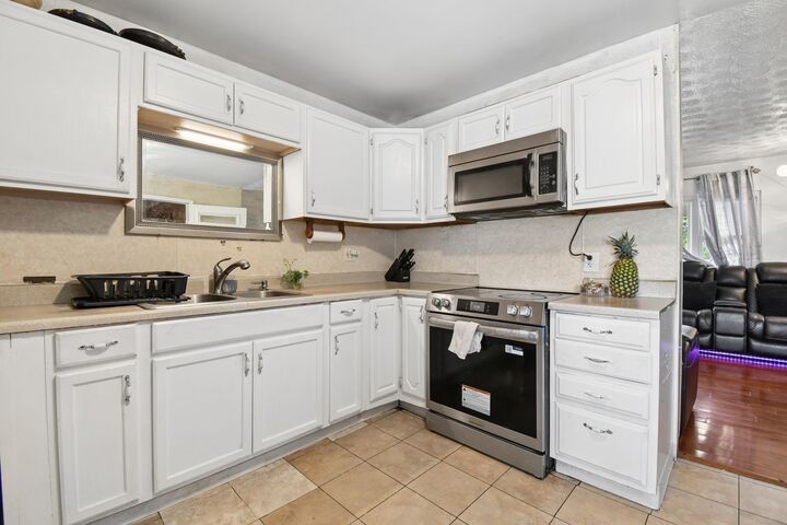 Property Photo:  5021 Betsy Drive  OH 43227 