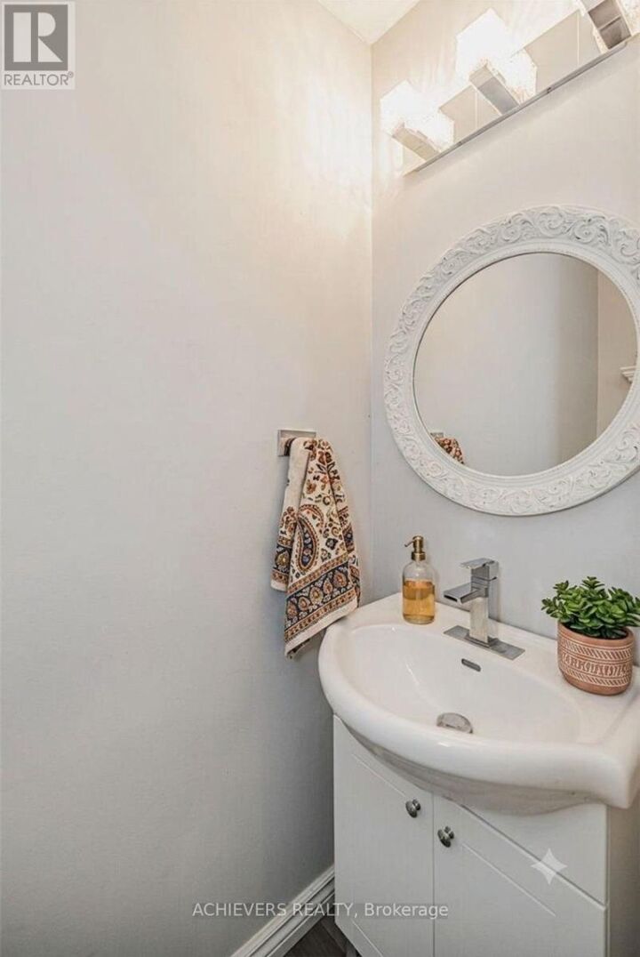 Property Photo:  510 Essa Road 44  ON L4N 7L5 