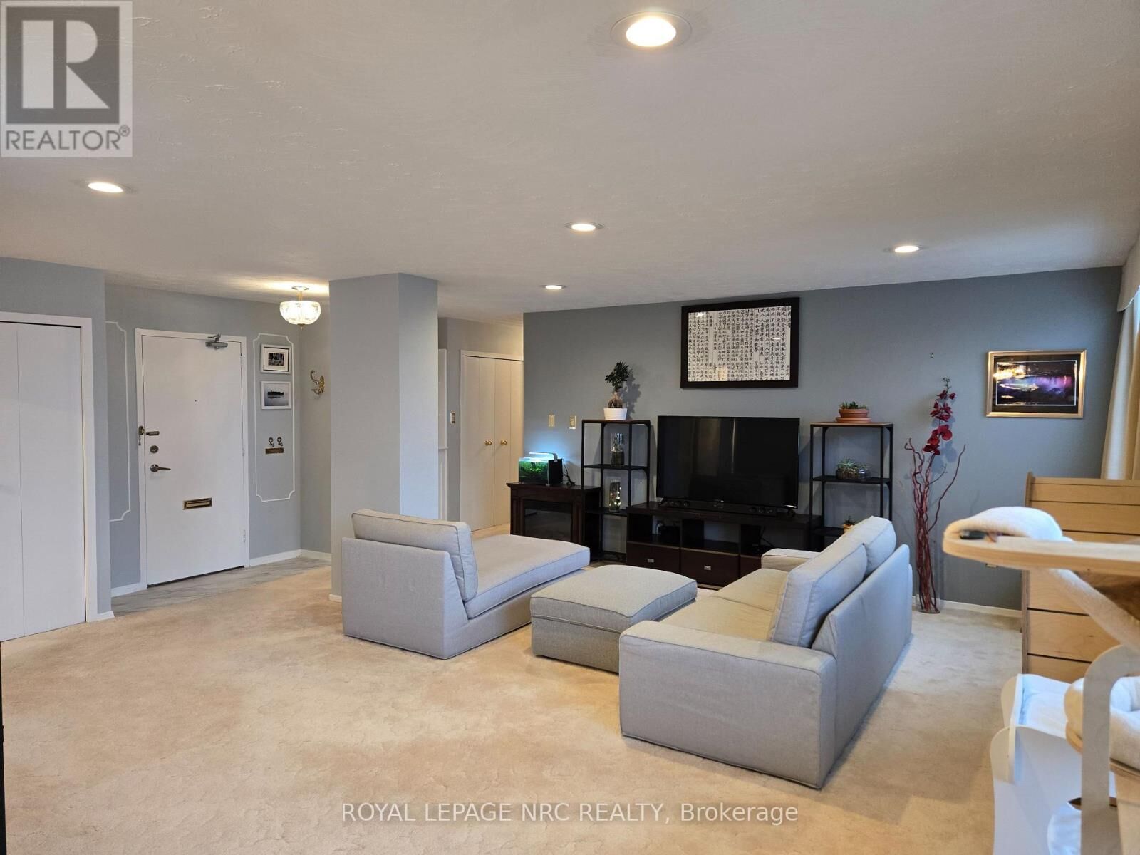 Property Photo:  35 Towering Heights Boulevard 1108  ON L2T 3G8 