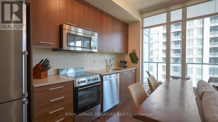 Property Photo: 105 George Street 1214 ON M5A 0L4