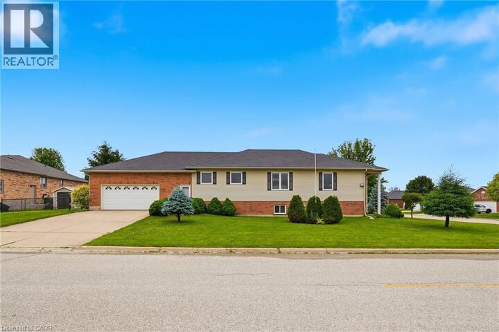 Property Photo:  900 Boyd Avenue  ON N4W 3V5 