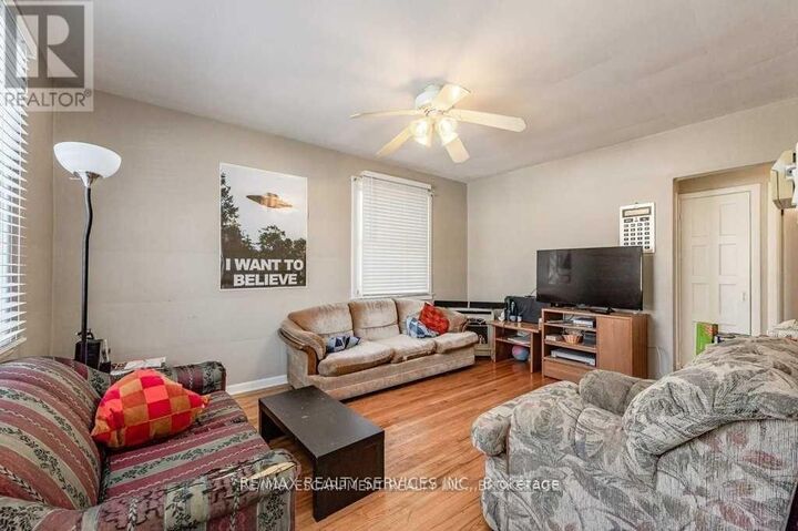 Property Photo:  245 Haddon Ave Avenue  ON L8S 1X9 