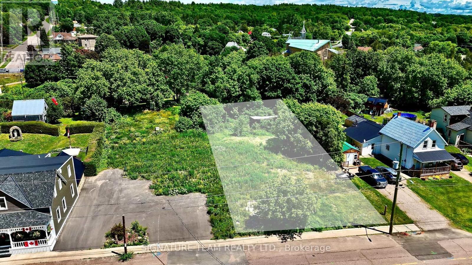 Property Photo:  203 John Street  ON K0J 1T0 