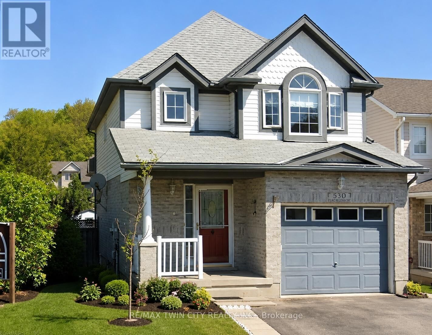 Property Photo:  530 Peach Blossom Court  ON N2E 3Z8 