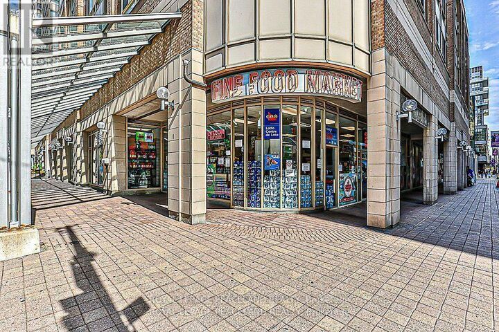 Property Photo: 717 Bay Street 1307 ON M5G 2J9