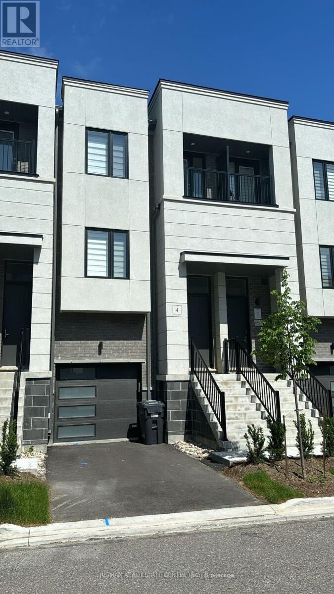 Property Photo:  4 Heathrow Lane  ON L7E 4M4 