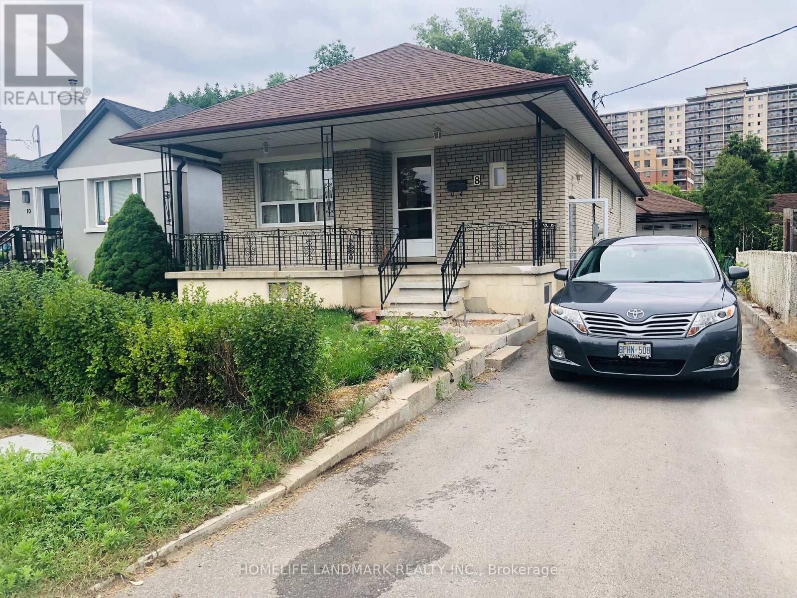 Property Photo:  8 Plainfield Road Bsmt  ON M9N 1G7 