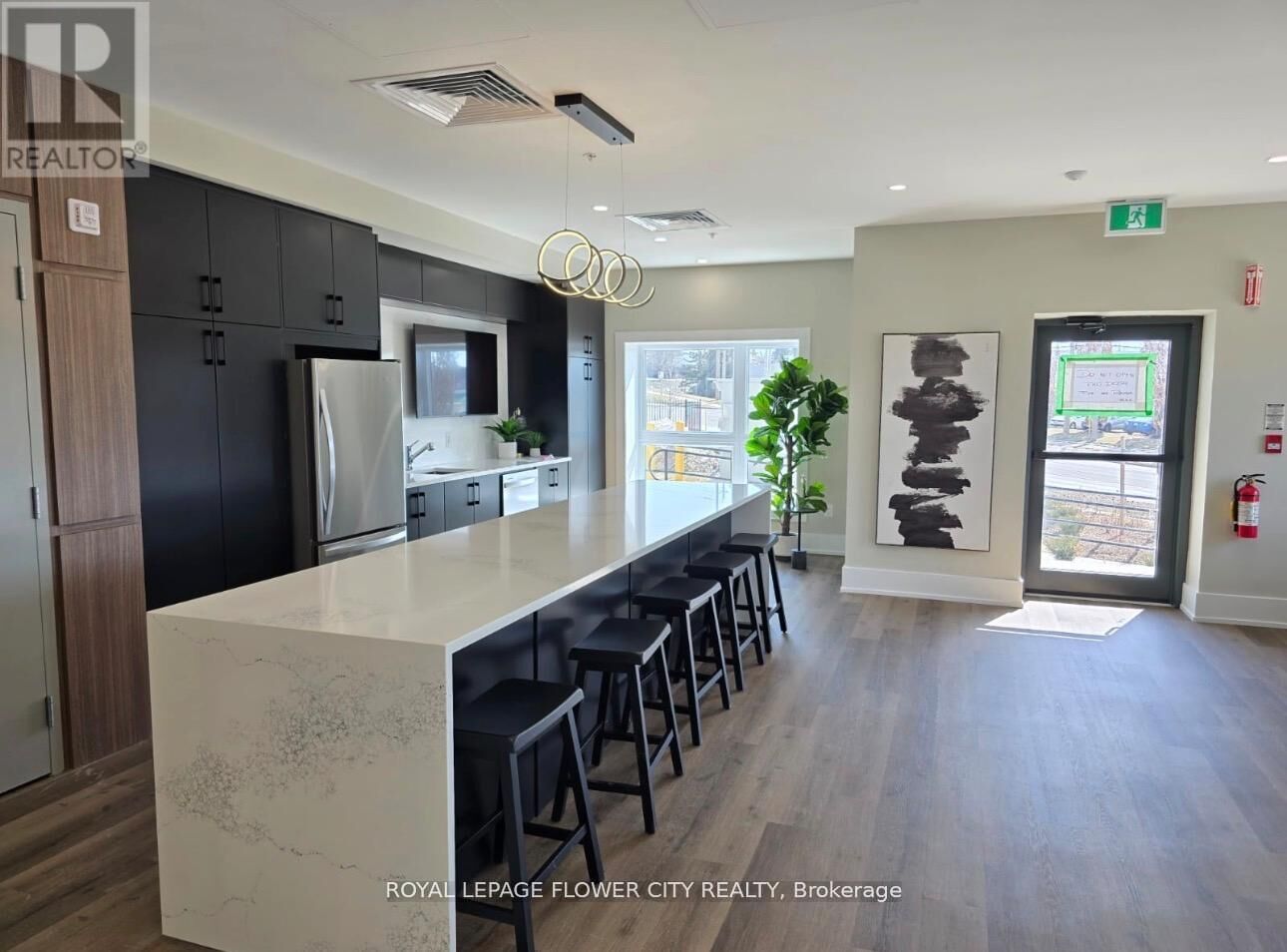 Property Photo: 1000 Lackner Place North 102 ON N2A 1H3