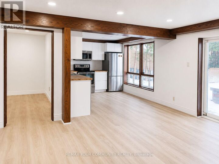 Property Photo:  126 Simonston Boulevard  ON L3T 4L8 
