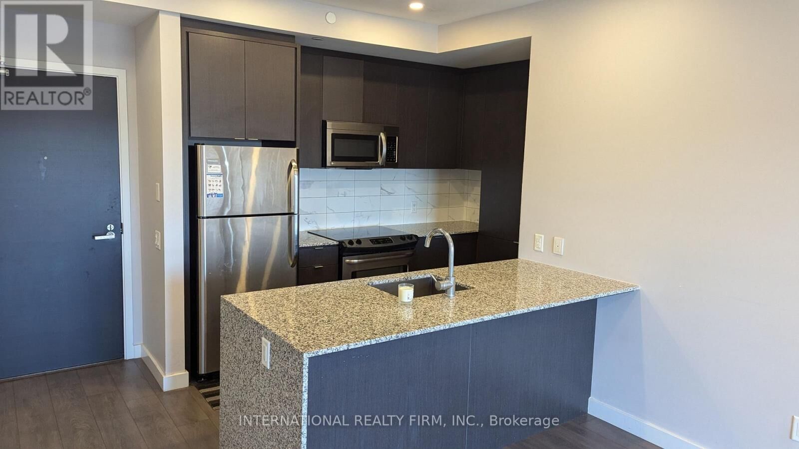Property Photo: 5005 Harvard Road 405 ON L5M 0W5