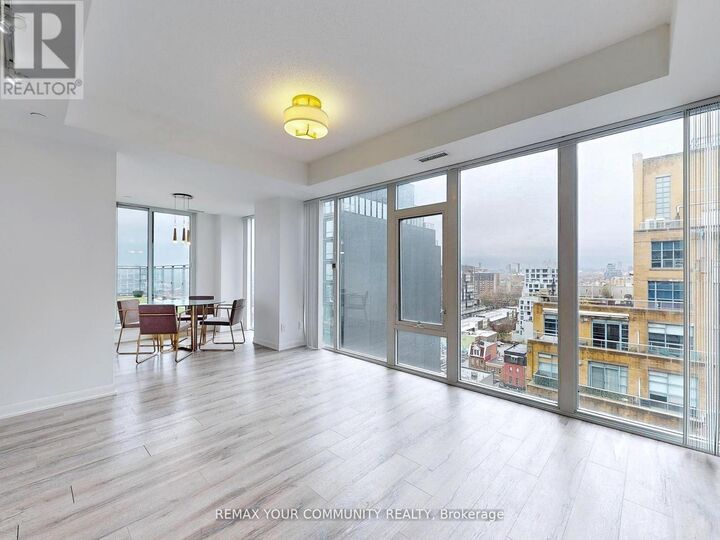 Property Photo: 435 Richmond Street West 1501 ON M5V 0N3