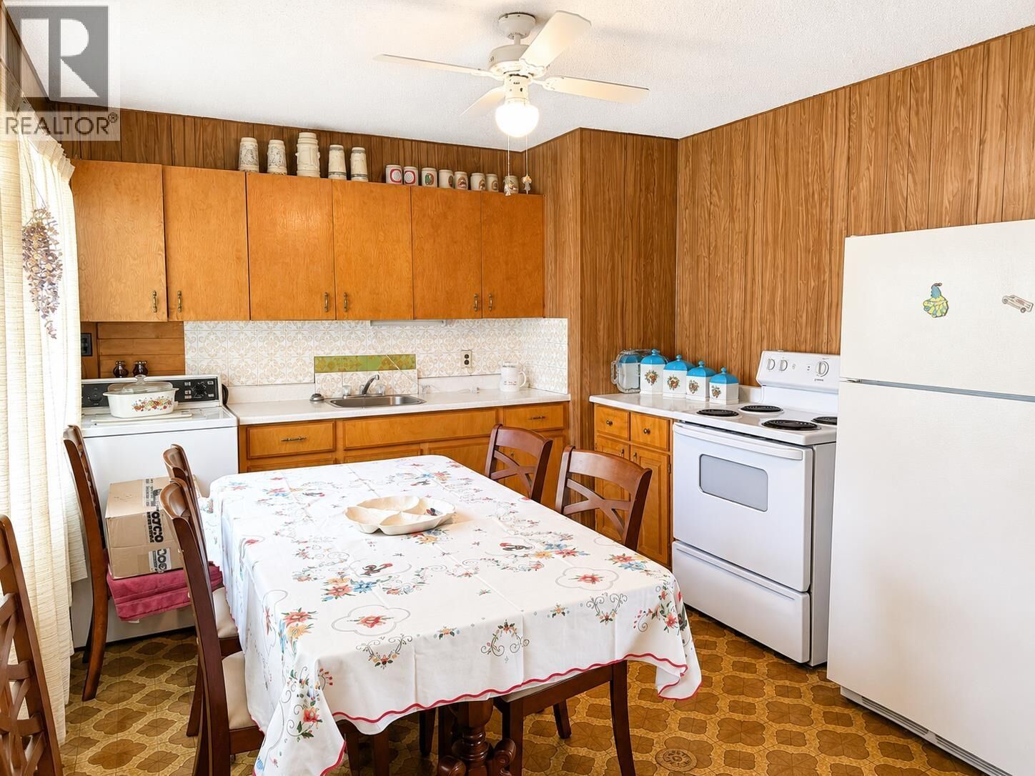 Property Photo: 5 Brant Street BC V8C 1R5