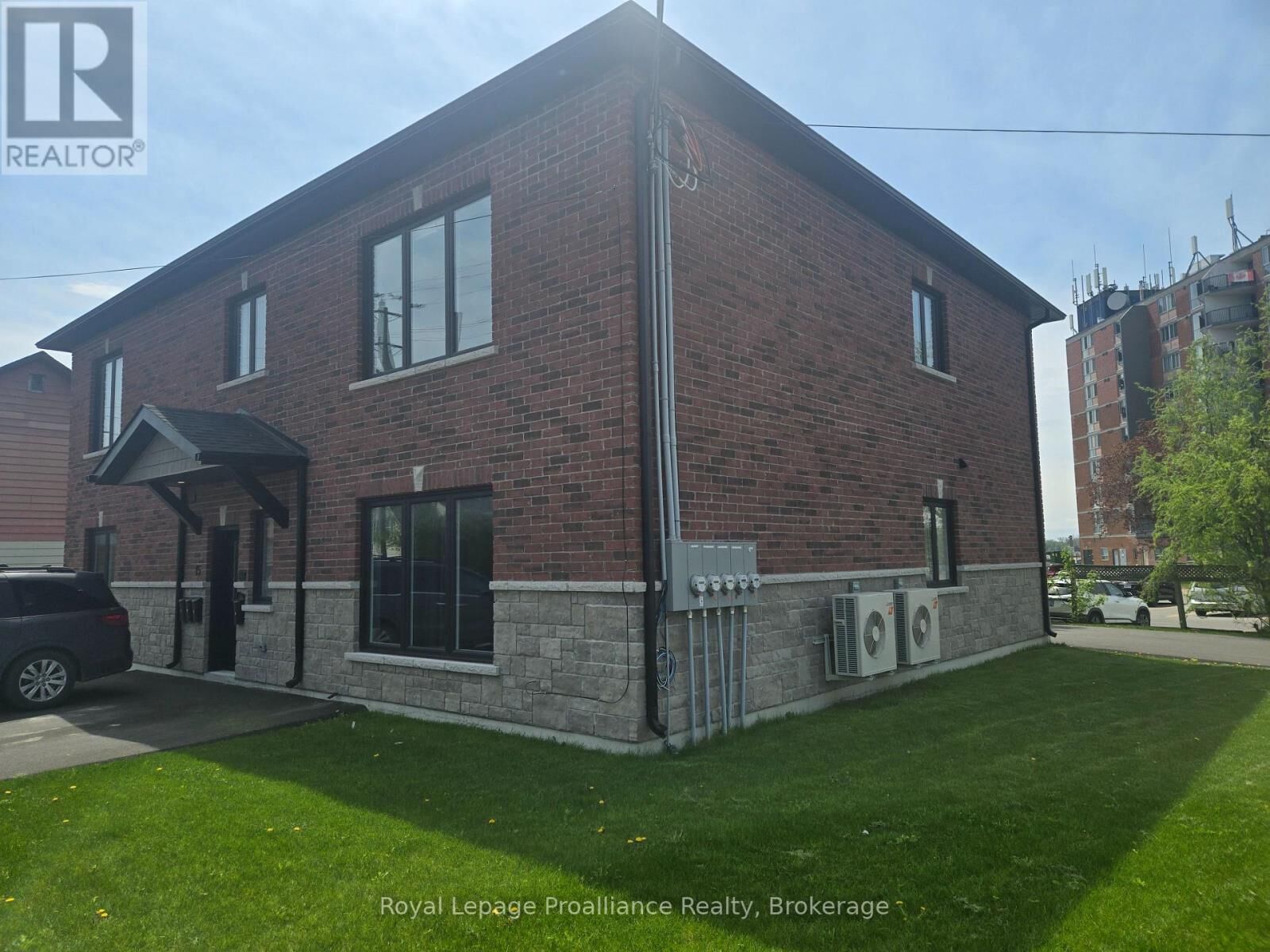 Property Photo:  15 Bay Street 3  ON K8V 1H2 