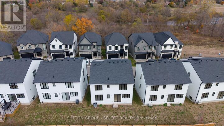 Property Photo: 2835 Sheffield Place 5 ON N6M 0J2