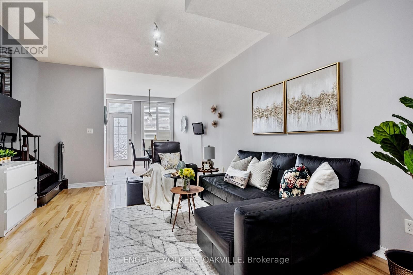 Property Photo:  72 Pefferlaw Circle  ON L6Y 0L6 