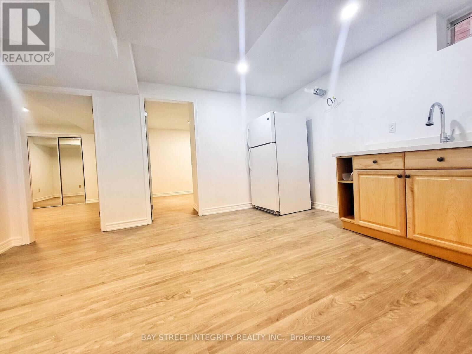Property Photo:  Lower 37 Sandham Crescent  ON L3S 4J7 