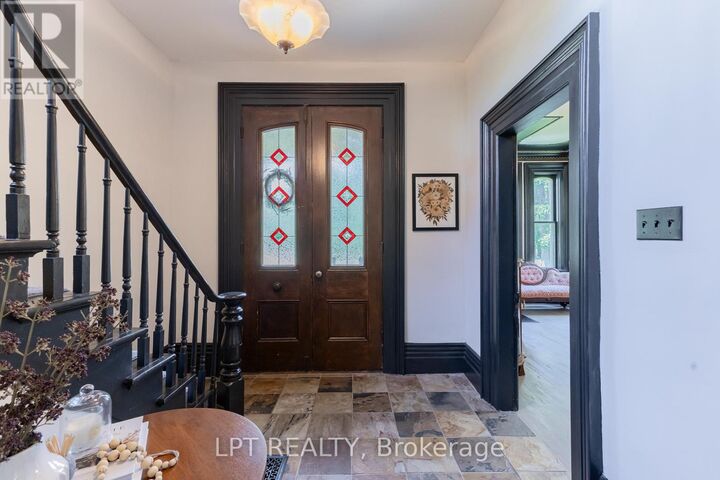 Property Photo: 283 Hastings Street ON N0M 2K0