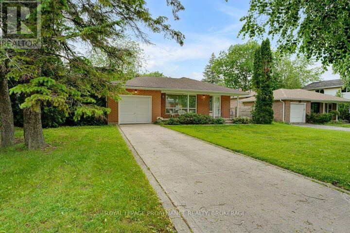 Property Photo:  148 Campbell Crescent  ON K7M 1Z5 