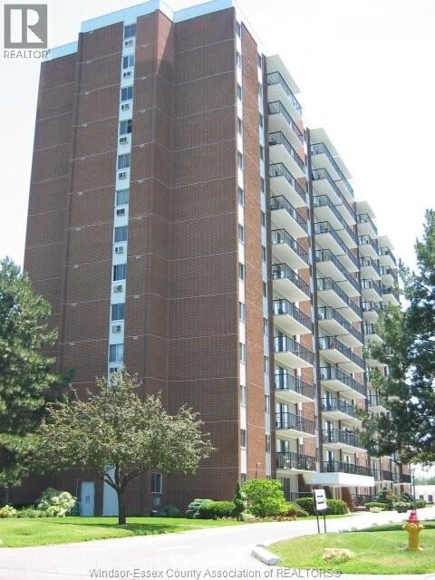 Property Photo:  8591 Riverside Drive East 805  ON N8S 1G3 